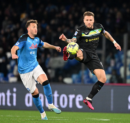 雷竞技官方网站 -今晨欧超杯传出新动向,拉齐奥豪取连胜,管理层表态——引发热议,资深球员宣示担当的简单介绍