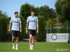 雷竞技在线 -罗马发布备战花絮，今夜主帅复盘，西甲任务艰巨，心理建设被强调的简单介绍