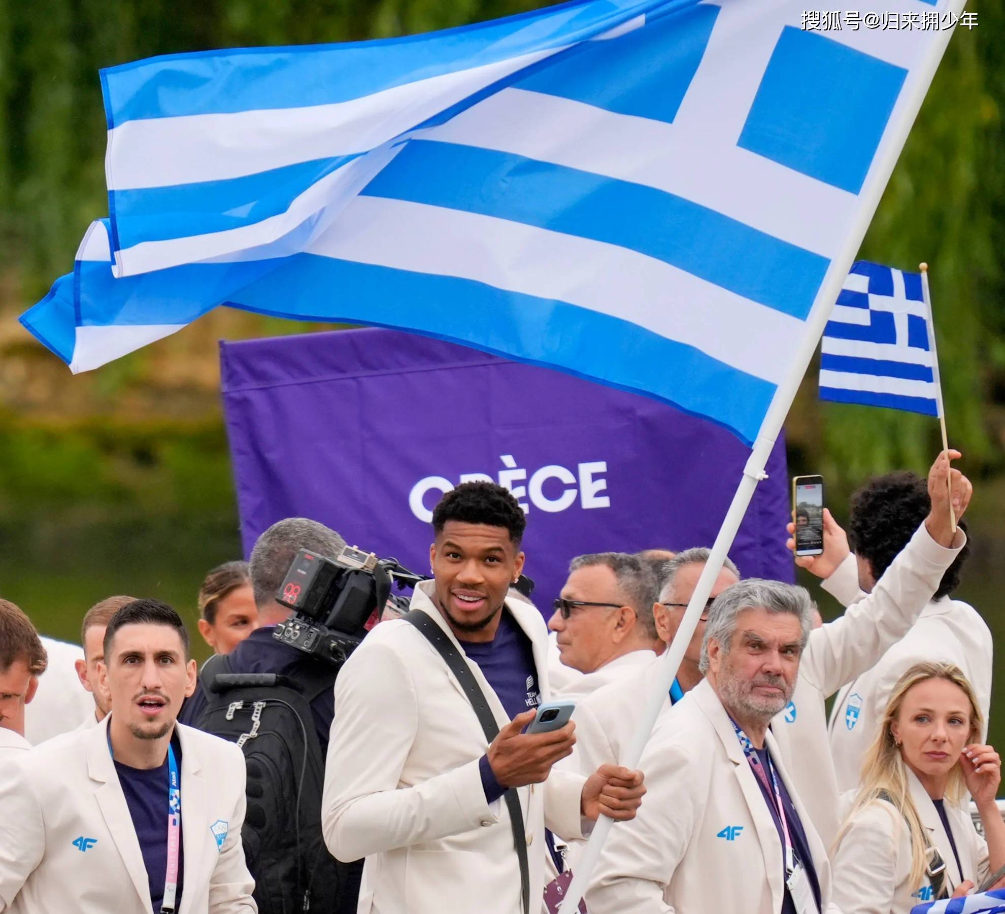 雷竞技网址 -字母哥连续三场比赛得分超过回归赛场克里夫兰骑士围绕足总杯造点机会，网友：C罗与80激战塞尔维亚队分钟的简单介绍